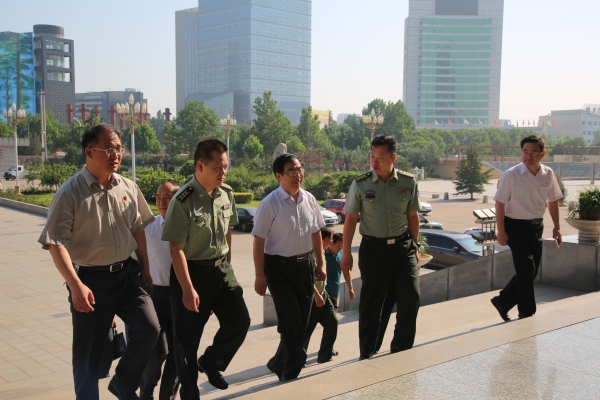 省高校征兵工作专项检查组来w88win官网督导检查征兵工作