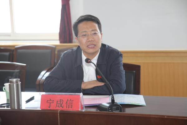 省委宣传部宁成信处长一行莅临w88win官网指导