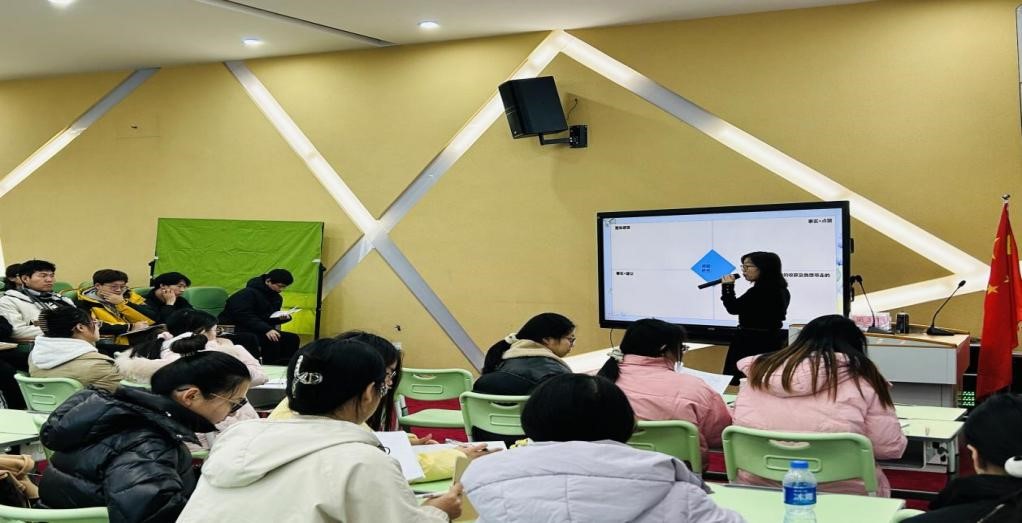 “共享智慧，点亮课堂”——w88win体育官网与w88win体育官网附属小学联合教研