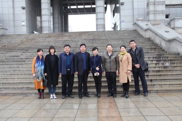 中央电视台著名主持人彭坤参加w88win官网传媒文化节