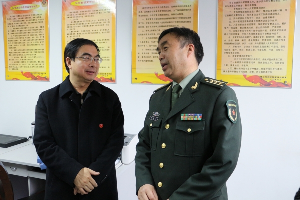 “河北省国防教育示范校”评估专家组来w88win官网检查指导国防教育工作
